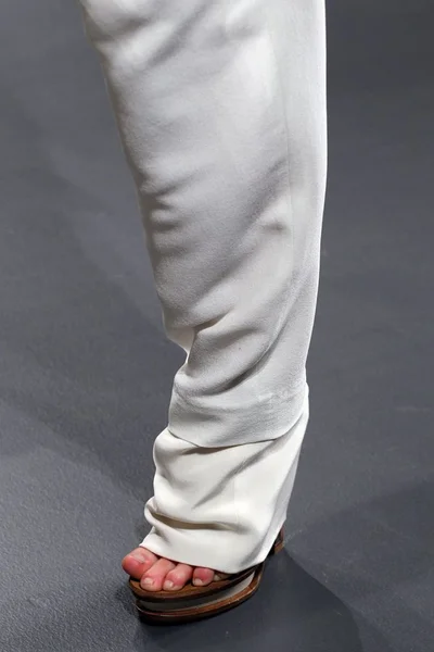Look 4